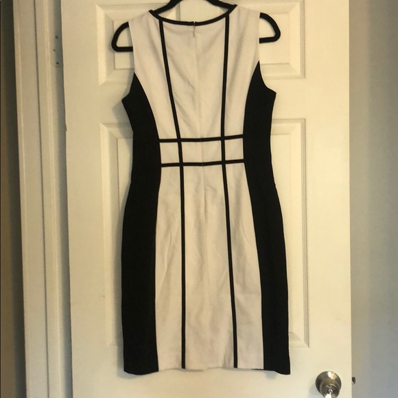 Professional Calvin Klein Dress - Picture 2 of 2